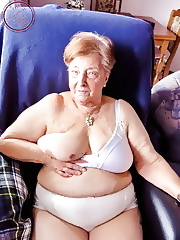 OmaGeil Hot collection of the sexy grannies