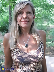 The old fucking bitch gave herself to the first comer in the forest and let her fuck herself in the ass and cum in her mouth